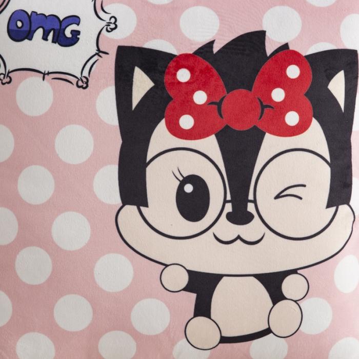 91家纺网 家纺一手货源 找家纺 宝马家纺 2022荷兰绒数码印花抱枕被 粉色松鼠