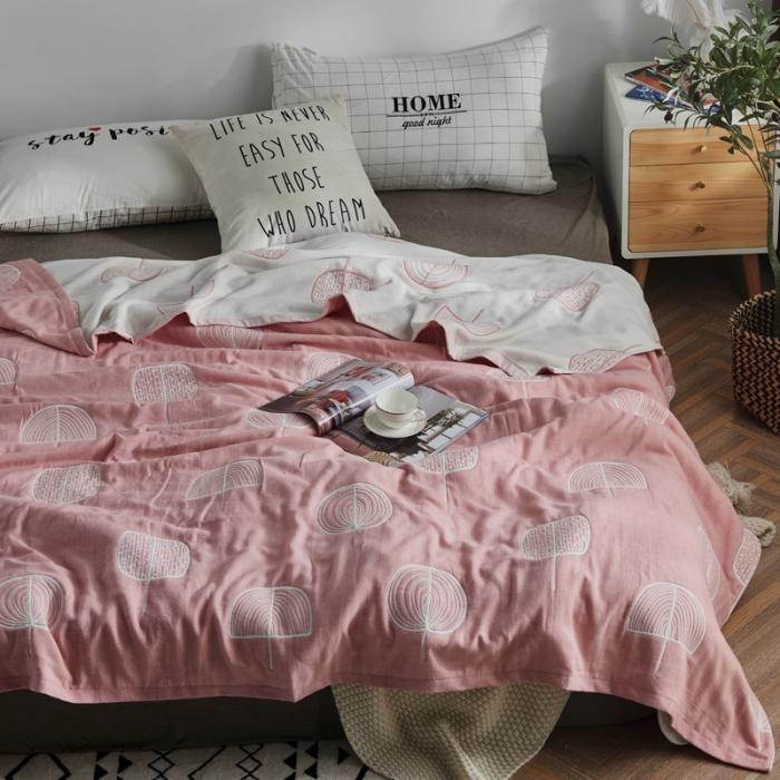 91家纺网 家纺一手货源 找家纺 朴尔 五层毛巾被薄款夏被纱布被子盖毯空调被全棉 抽象树-粉