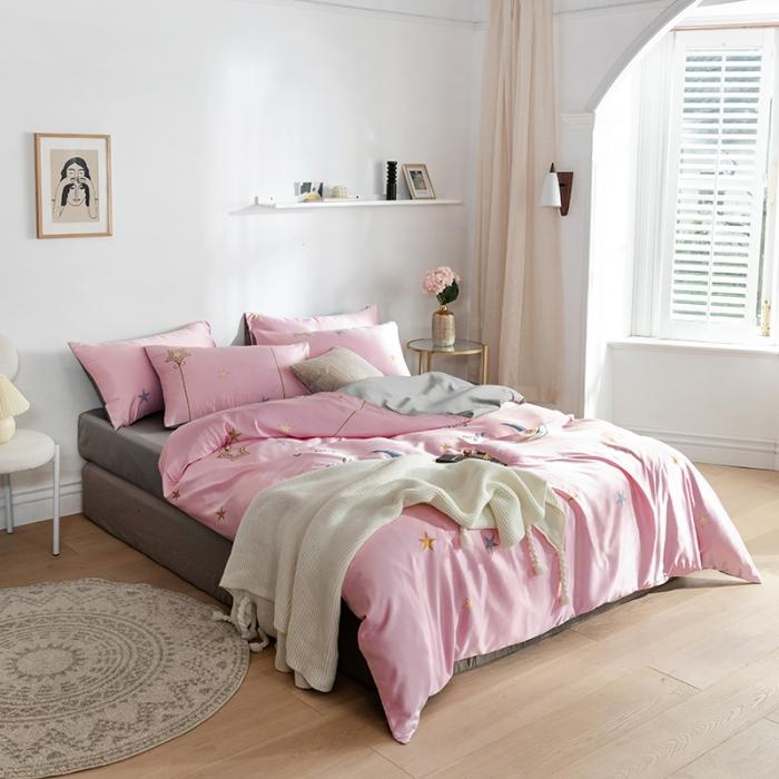 91家纺网 家纺一手货源 找家纺 琪格格 2020新款水洗真丝印花四件套 晚安星辰粉玉