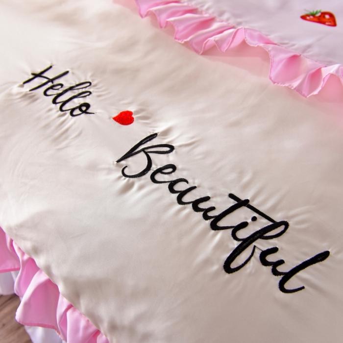 91家纺网 家纺一手货源 找家纺 绒世界 2020新款韩式床裙式水洗真丝绣花四件套 草莓-粉白