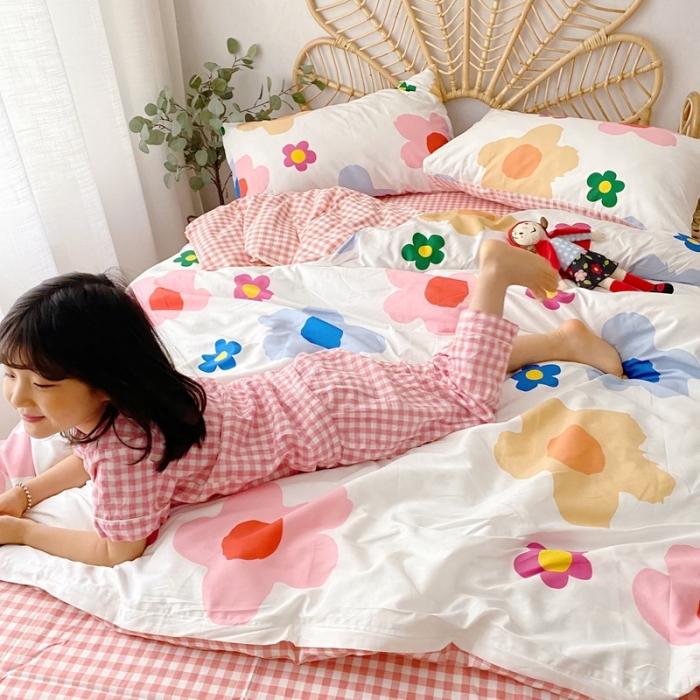 91家纺网 家纺一手货源 找家纺 星期八 2020新款13372全棉四件套 涂鸦花朵