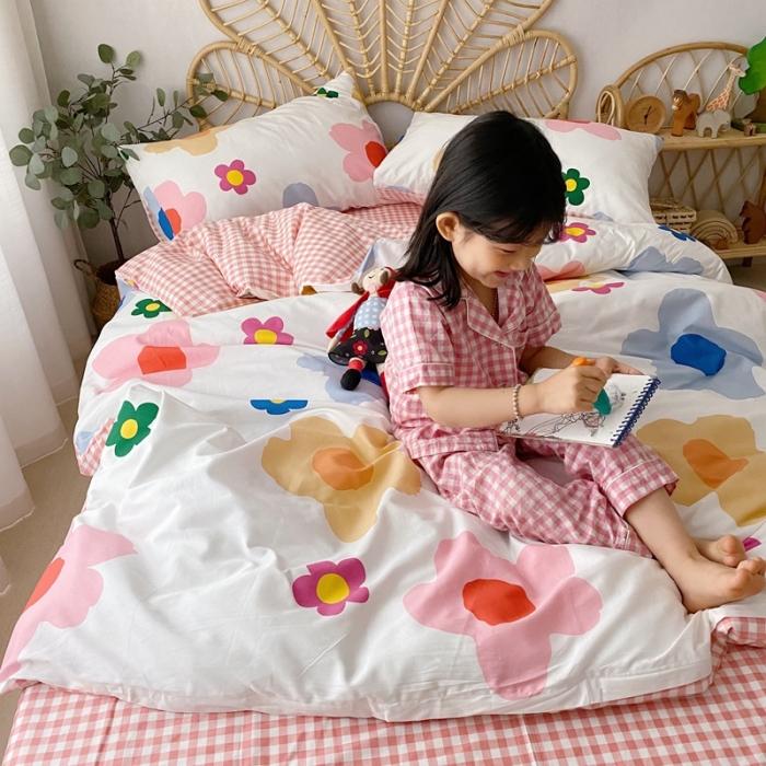 91家纺网 家纺一手货源 找家纺 星期八 2020新款13372全棉四件套 涂鸦花朵