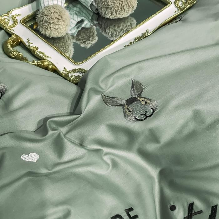 91家纺网 家纺一手货源 找家纺 眠帛家居 2020全棉绣花小清新四件套 伊凌灰绿