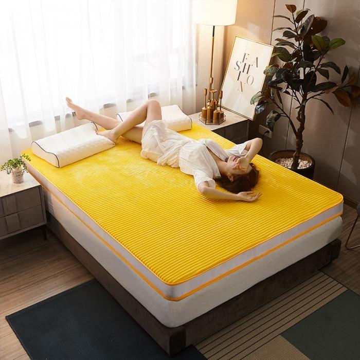 91家纺网 家纺一手货源 找家纺 欣罗兰垫业 2022三明治针织记忆棉床垫 纯黄