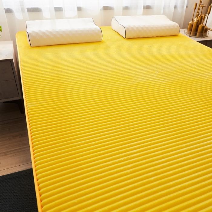 91家纺网 家纺一手货源 找家纺 欣罗兰垫业 2022三明治针织记忆棉床垫 纯黄