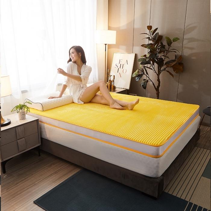 91家纺网 家纺一手货源 找家纺 欣罗兰垫业 2022三明治针织记忆棉床垫 纯黄