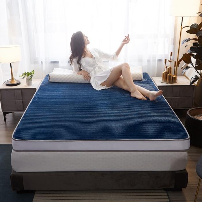 91家纺网 家纺一手货源 找家纺 欣罗兰垫业 2022三明治针织记忆棉床垫 纯蓝