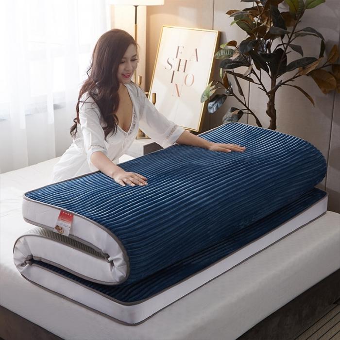 91家纺网 家纺一手货源 找家纺 欣罗兰垫业 2022三明治针织记忆棉床垫 纯蓝