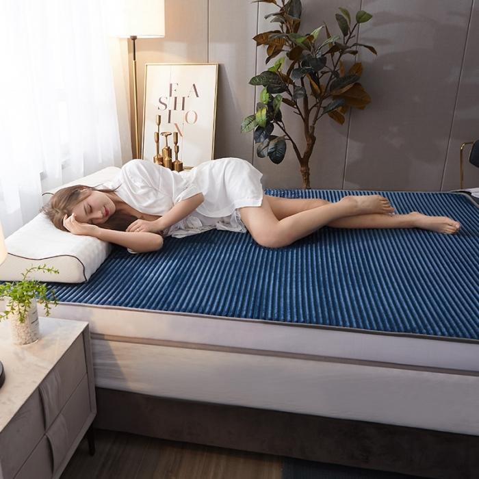 91家纺网 家纺一手货源 找家纺 欣罗兰垫业 2022三明治针织记忆棉床垫 纯蓝