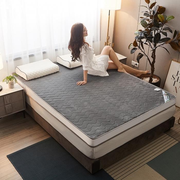 91家纺网 家纺一手货源 找家纺 欣罗兰垫业 2022三明治针织记忆棉床垫 法兰绒波浪灰