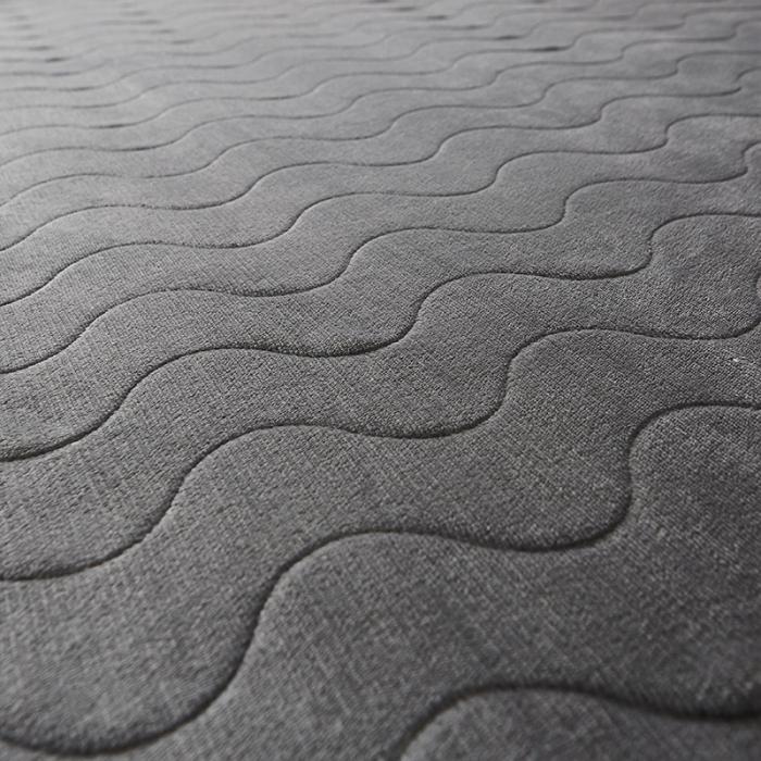 91家纺网 家纺一手货源 找家纺 欣罗兰垫业 2022三明治针织记忆棉床垫 法兰绒波浪灰