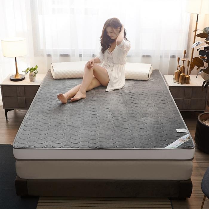 91家纺网 家纺一手货源 找家纺 欣罗兰垫业 2022三明治针织记忆棉床垫 法兰绒波浪灰