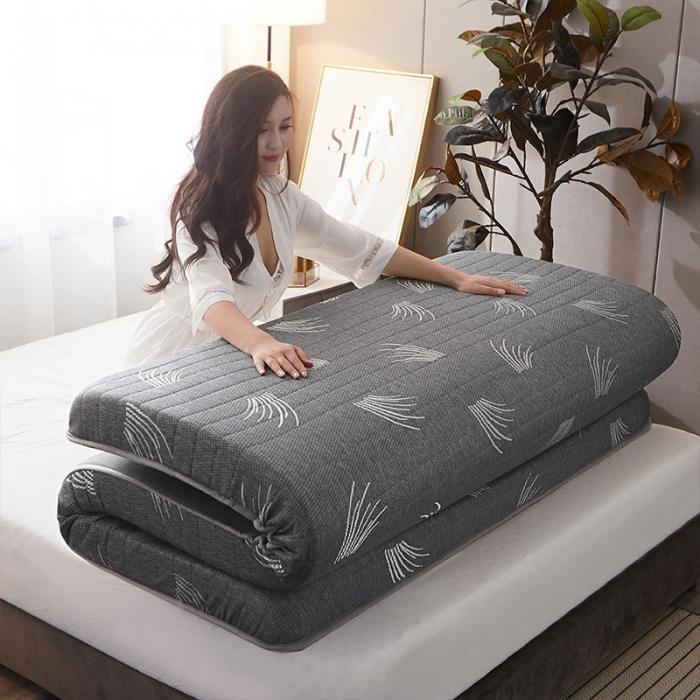 91家纺网 家纺一手货源 找家纺 欣罗兰垫业 2022三明治针织记忆棉床垫 繁茂灰