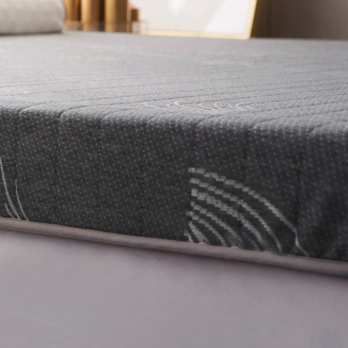 91家纺网 家纺一手货源 找家纺 欣罗兰垫业 2022三明治针织记忆棉床垫 繁茂灰