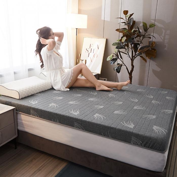 91家纺网 家纺一手货源 找家纺 欣罗兰垫业 2022三明治针织记忆棉床垫 繁茂灰