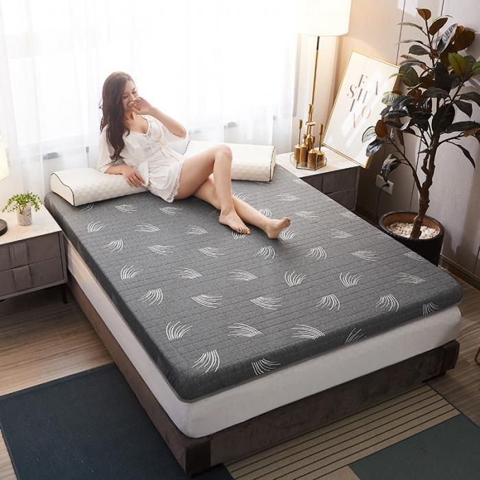 91家纺网 家纺一手货源 找家纺 欣罗兰垫业 2022三明治针织记忆棉床垫 繁茂灰