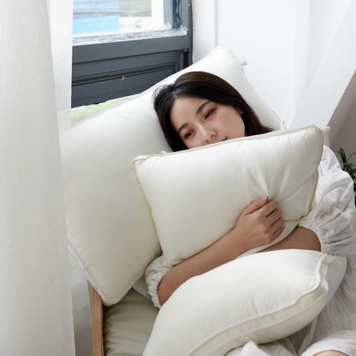 91家纺网 家纺一手货源 找家纺 方回家纺牛奶纤维枕芯成人正品酒店羽丝绒护颈枕头单人学生