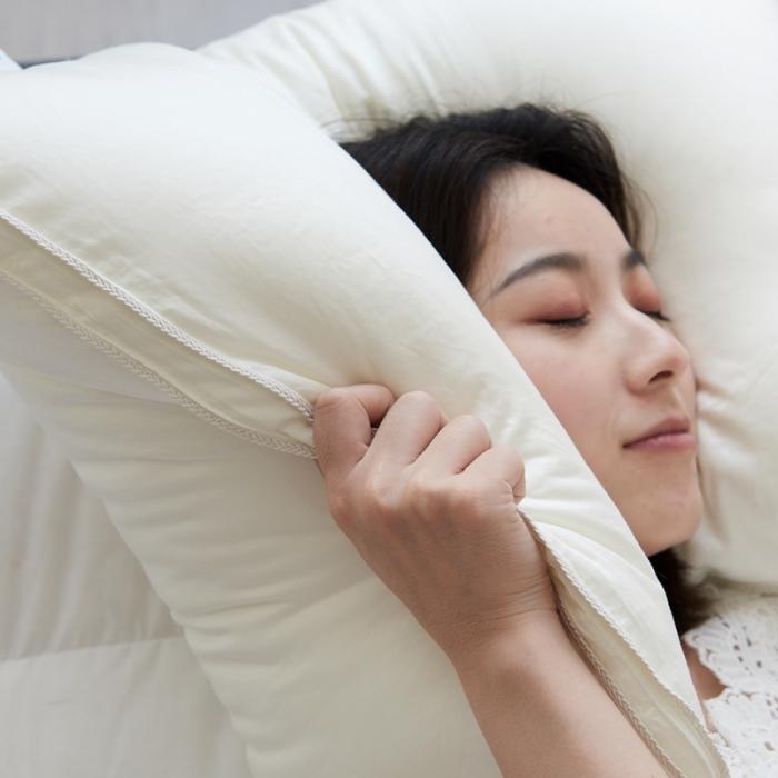 91家纺网 家纺一手货源 找家纺 方回家纺牛奶纤维枕芯成人正品酒店羽丝绒护颈枕头单人学生