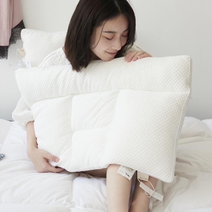 91家纺网 家纺一手货源 找家纺 方回 2022新款立体针织绒五分区枕48*74cm