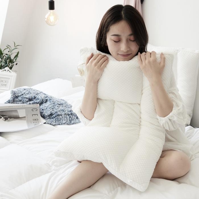 91家纺网 家纺一手货源 找家纺 方回 2022新款立体针织绒五分区枕48*74cm