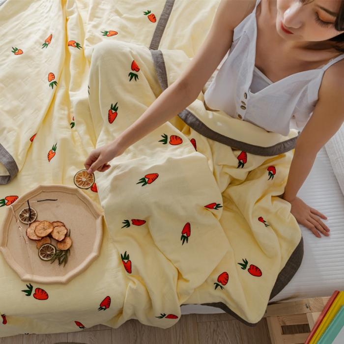 91家纺网 家纺一手货源 找家纺 朴尔植物印染全棉纱布毛巾被可机洗床单双人休闲盖毯夏被胡萝卜黄