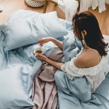 91家纺网 家纺一手货源 找家纺 2020春夏纯色天丝四件套 蓝色蜗牛