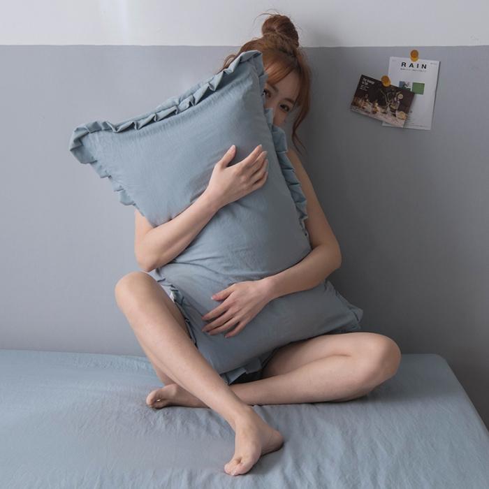 91家纺网 家纺一手货源 找家纺 轻奢坊 2023日系褶皱短花边单品枕套48*74cm 清水蓝一对