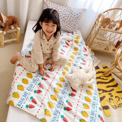 91家纺网 家纺一手货源 找家纺 40支全棉夏被儿童卡通纯棉空调被可机洗水洗夏凉被  黄色草莓