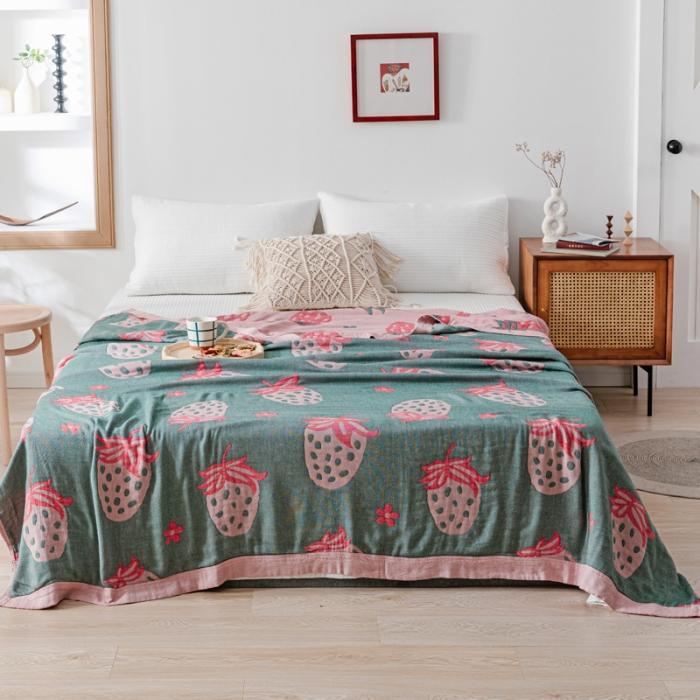 91家纺网 家纺一手货源 找家纺 朴尔 2020年新款冰感竹纤维毛巾被 草莓诱惑-墨绿粉