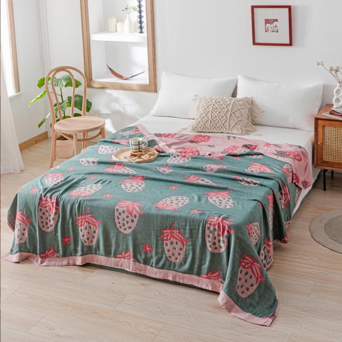 91家纺网 家纺一手货源 找家纺 朴尔 2020年新款冰感竹纤维毛巾被 草莓诱惑-墨绿粉