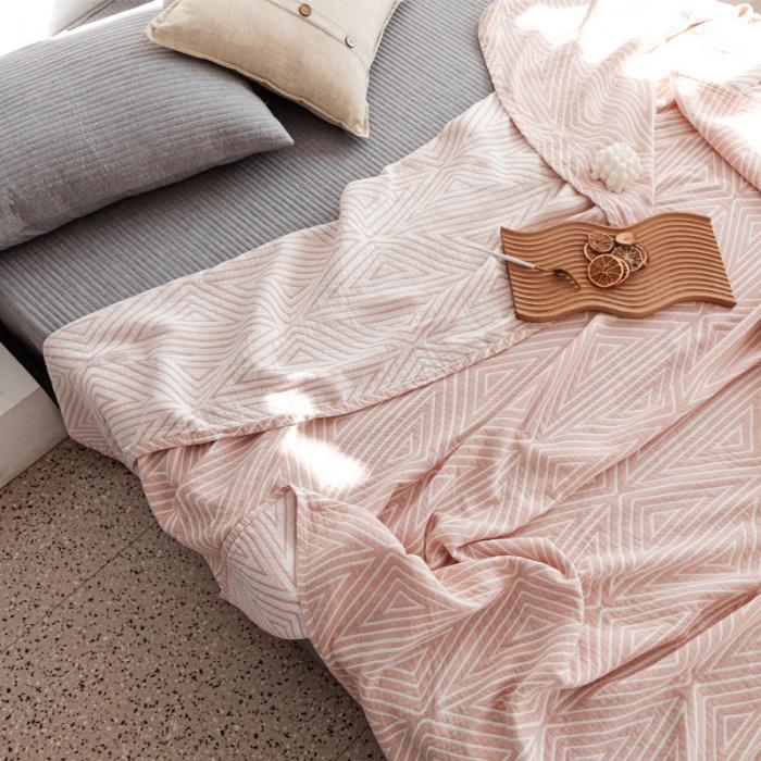 91家纺网 家纺一手货源 找家纺 朴尔 2020年新款加厚三层水洗棉全棉纱布毛巾被 等边三角-粉