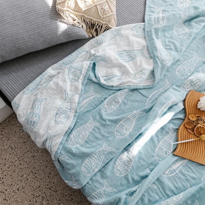 91家纺网 家纺一手货源 找家纺 朴尔 2020年新款加厚三层水洗棉全棉纱布毛巾被 复古鱼-兰