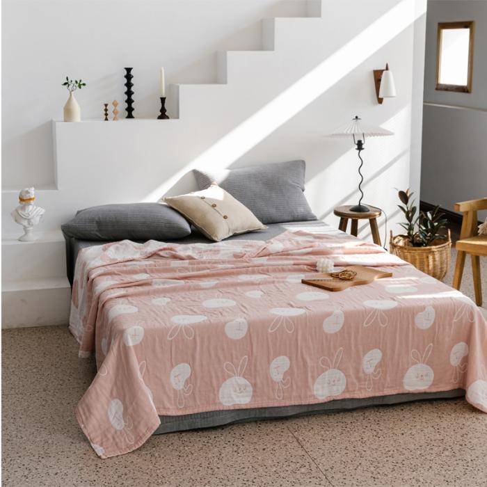 91家纺网 家纺一手货源 找家纺 朴尔 2020年新款加厚三层水洗棉全棉纱布毛巾被 灵动兔-粉