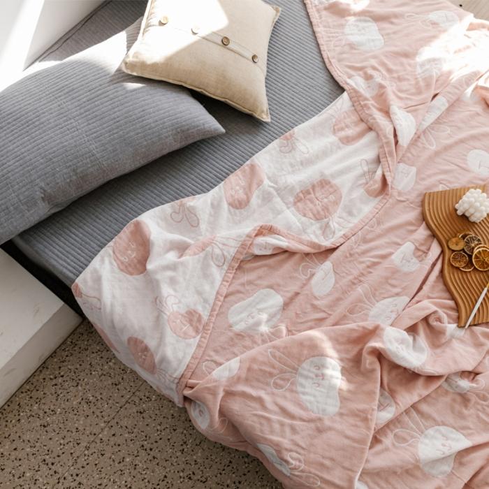 91家纺网 家纺一手货源 找家纺 朴尔 2020年新款加厚三层水洗棉全棉纱布毛巾被 灵动兔-粉