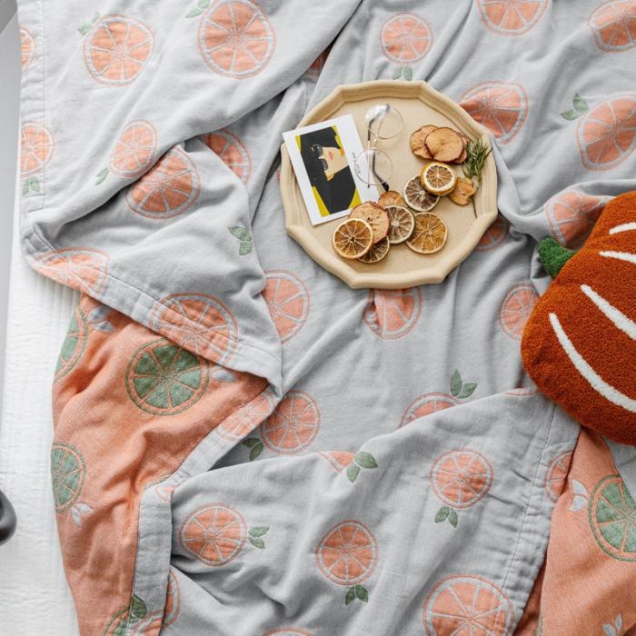91家纺网 家纺一手货源 找家纺 朴尔 2020年新款水果系列四层纱布毛巾被 半颗柠檬-灰