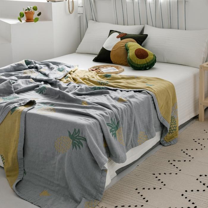 91家纺网 家纺一手货源 找家纺 朴尔 2020年新款水果系列四层纱布毛巾被 菠萝与三角-灰黄