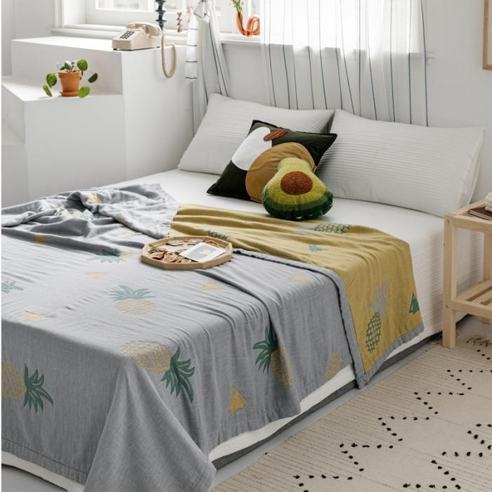 91家纺网 家纺一手货源 找家纺 朴尔 2020年新款水果系列四层纱布毛巾被 菠萝与三角-灰黄