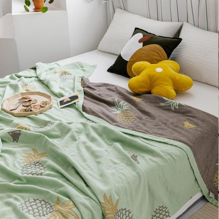 91家纺网 家纺一手货源 找家纺 朴尔 2020年新款水果系列四层纱布毛巾被 菠萝与三角-绿咖