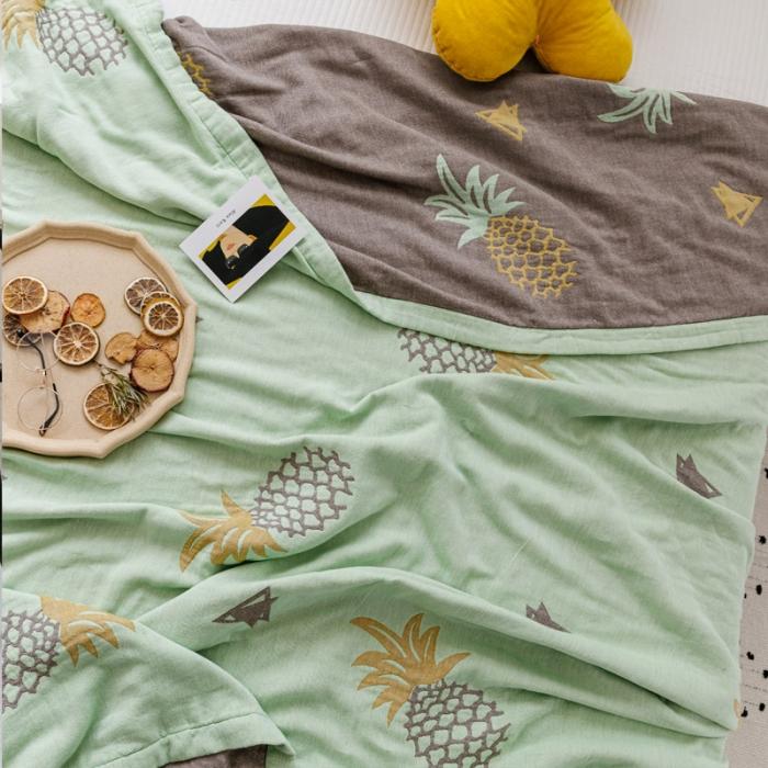 91家纺网 家纺一手货源 找家纺 朴尔 2020年新款水果系列四层纱布毛巾被 菠萝与三角-绿咖