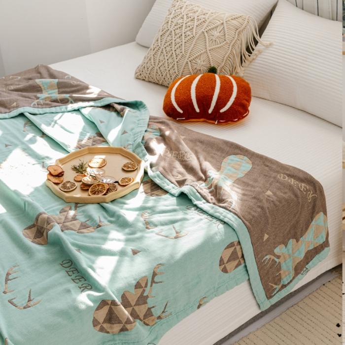 91家纺网 家纺一手货源 找家纺 朴尔 2020年新款水果系列四层纱布毛巾被 鹿图腾-绿