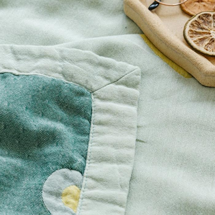 91家纺网 家纺一手货源 找家纺 朴尔 2020年新款水果系列四层纱布毛巾被 牛油果女孩-墨绿米