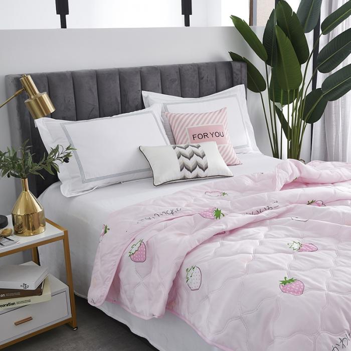 91家纺网 家纺一手货源 找家纺 畅销被业 2020新款超声波夏被 粉色草莓