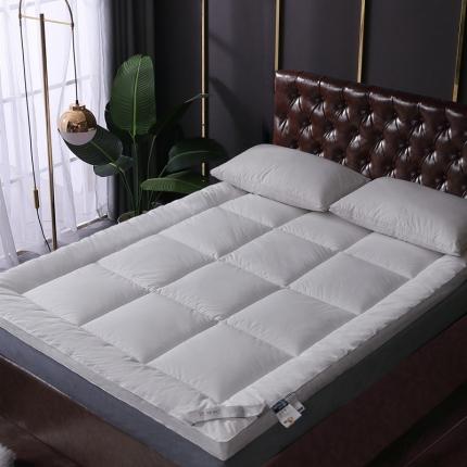 91家纺网 家纺一手货源 找家纺 全棉酒店防羽布加厚床垫白色纯棉宾馆民宿家用羽丝绒床护垫子