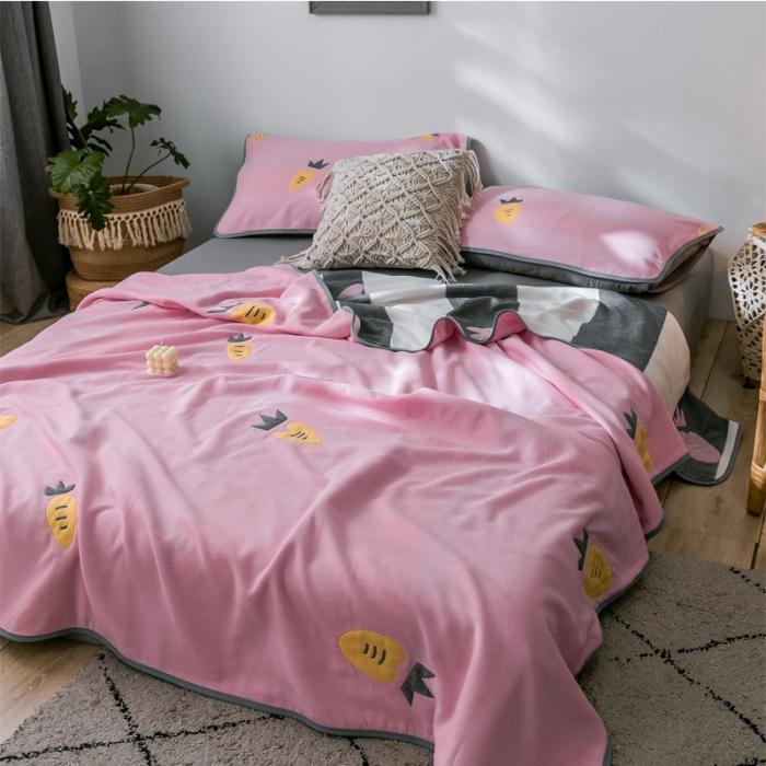 91家纺网 家纺一手货源 找家纺 朴尔2020新款时尚六层全棉纱布盖毯夏季毛巾被农场胡萝卜-粉