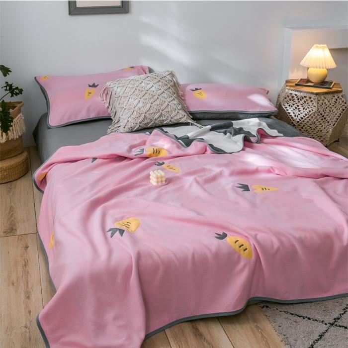 91家纺网 家纺一手货源 找家纺 朴尔2020新款时尚六层全棉纱布盖毯夏季毛巾被农场胡萝卜-粉