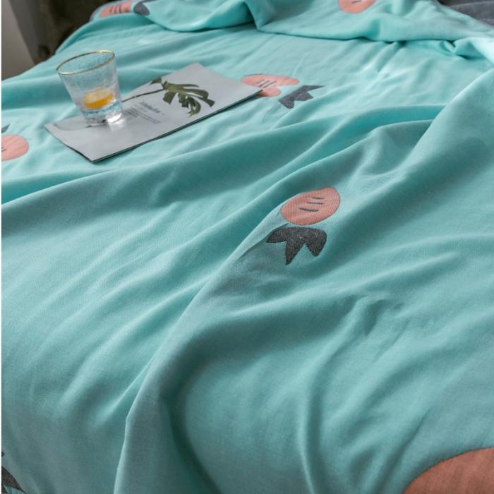 91家纺网 家纺一手货源 找家纺 朴尔2020新款时尚六层全棉纱布盖毯夏季毛巾被 农场胡萝卜绿