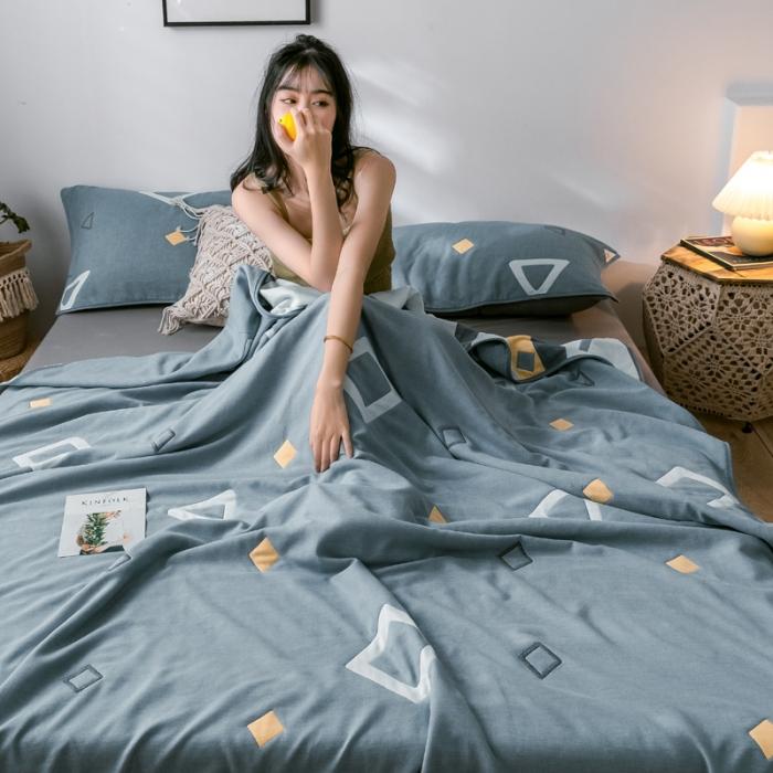 91家纺网 家纺一手货源 找家纺 朴尔2020新款时尚六层全棉纱布盖毯夏季毛巾被 时尚几何-蓝