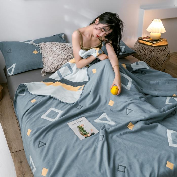 91家纺网 家纺一手货源 找家纺 朴尔2020新款时尚六层全棉纱布盖毯夏季毛巾被 时尚几何-蓝