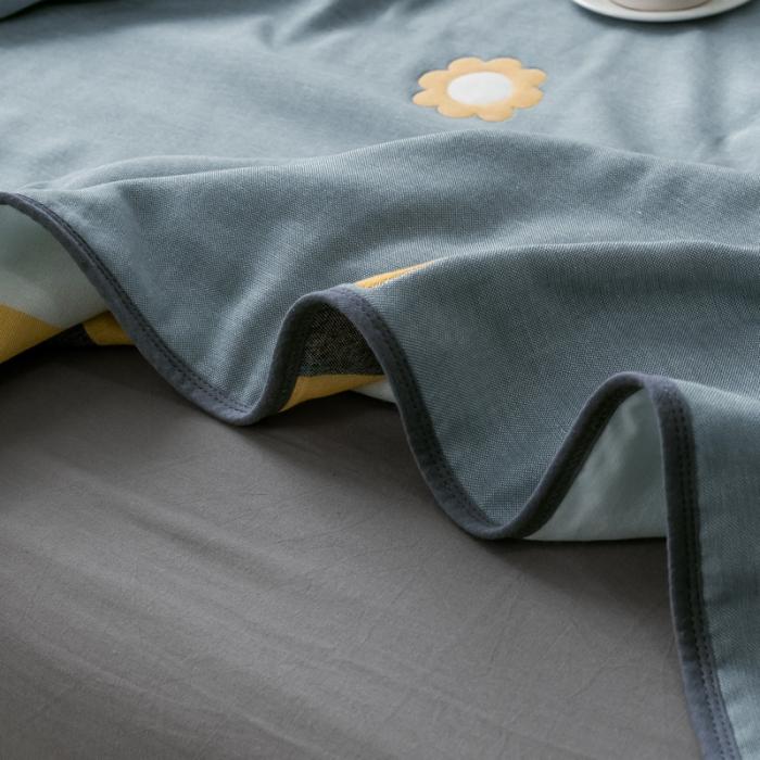 91家纺网 家纺一手货源 找家纺 朴尔2020新款时尚六层全棉纱布盖毯夏季毛巾被兔与胡萝卜-蓝