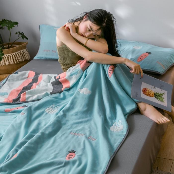 91家纺网 家纺一手货源 找家纺 朴尔2020新款时尚六层全棉纱布盖毯夏季毛巾被兔与胡萝卜-绿